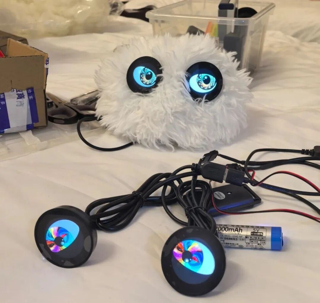超级有爱智能科技首个产品“超级球球”完成Demo制作并公开展示