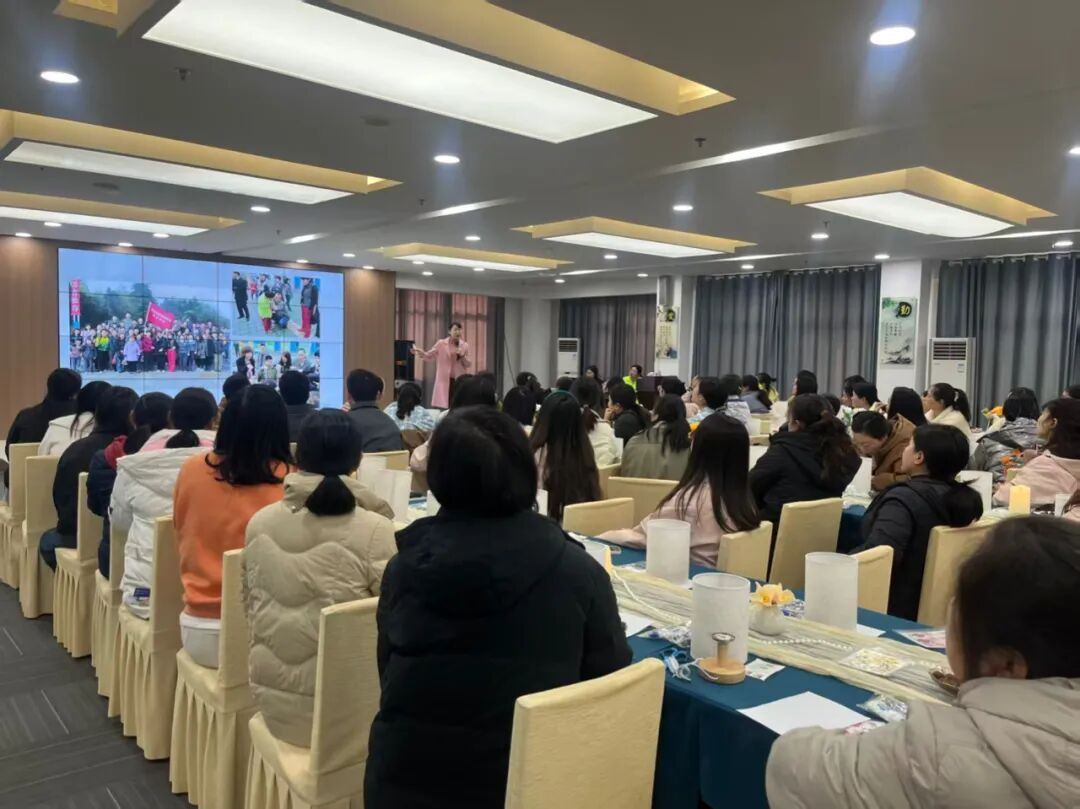 “超级球球”亮相襄阳市儿童福利院,关爱教职工和特殊处境儿童心理健康